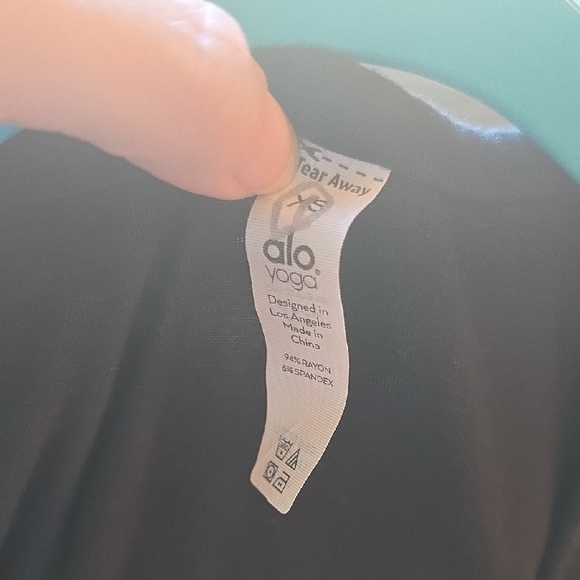 ALO Yoga Black Tank Top - Picture 3 of 6